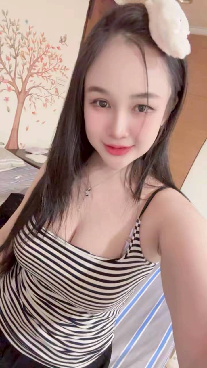 李荷娜