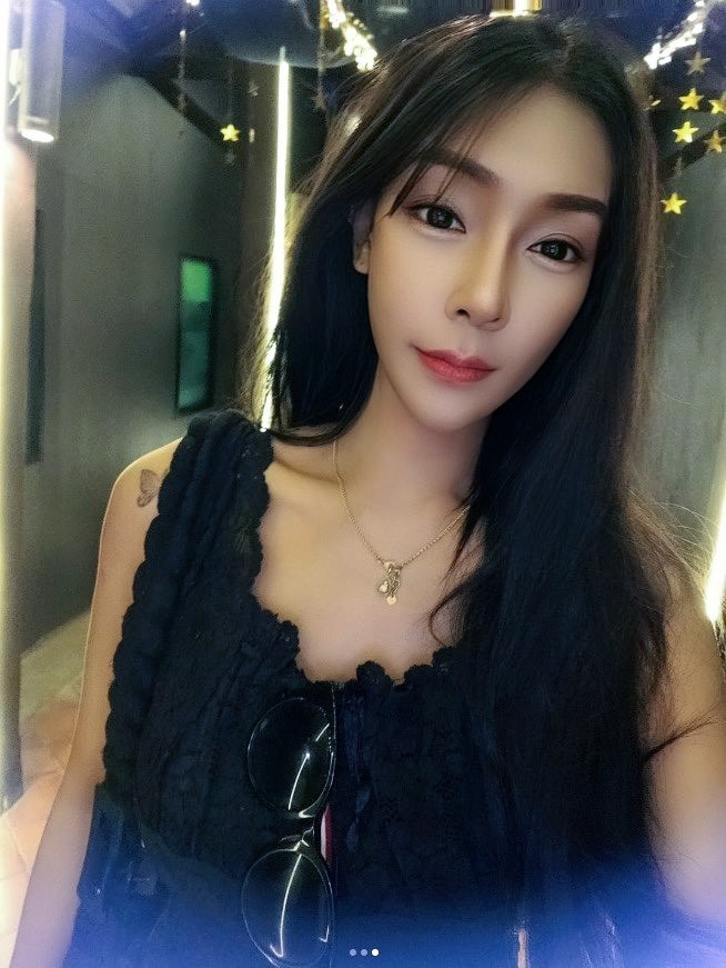 艾蜜