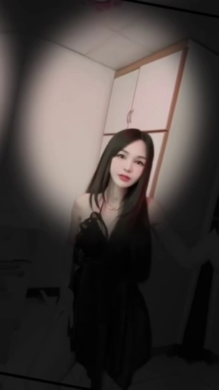 嫣然