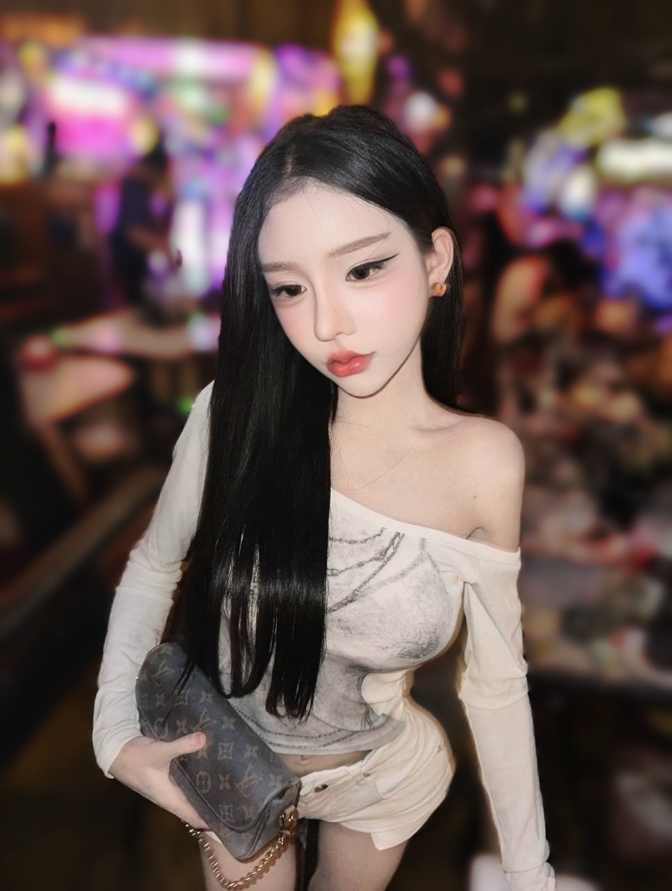 莉娜