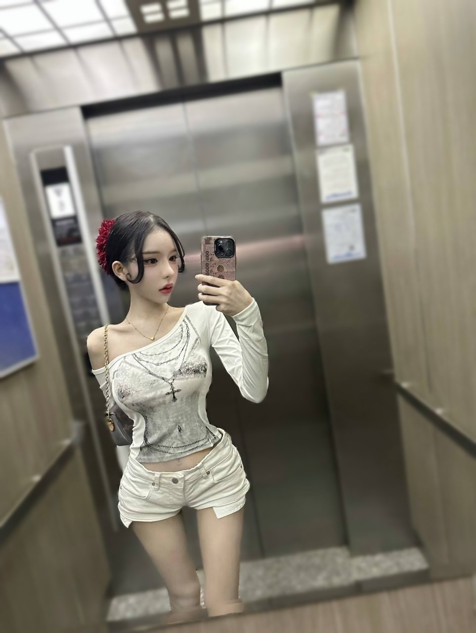 莉娜