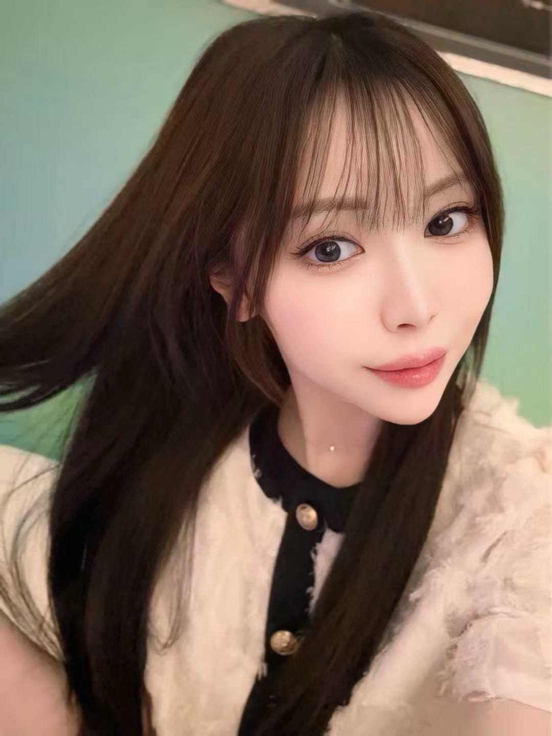 花澤莉子.
