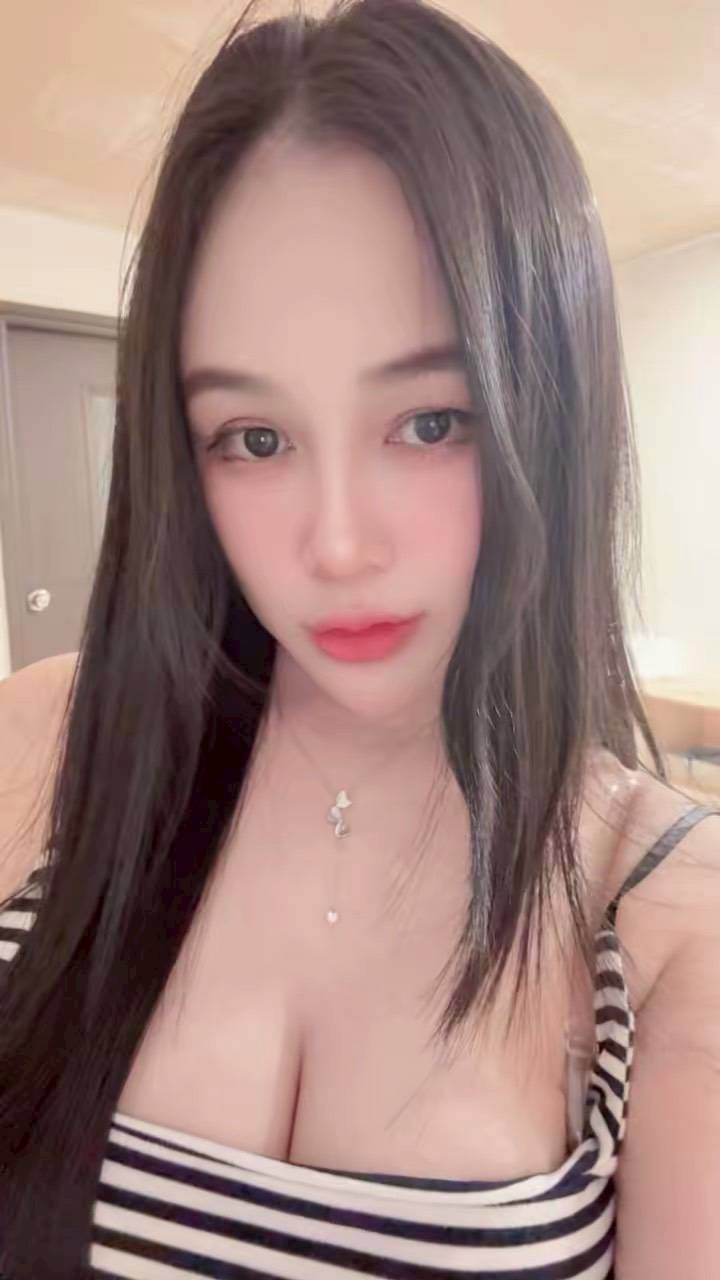 李荷娜